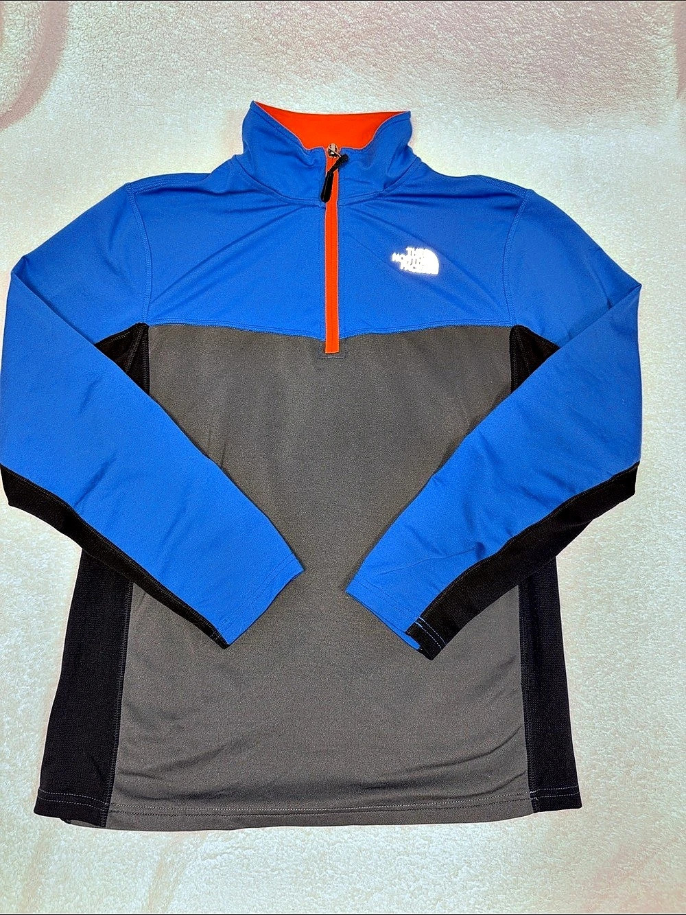 The North Face Boys Large Colorblock vapor wick 1/4 Zip Pullover